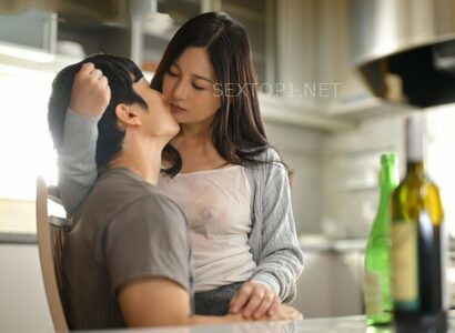 Hai mẹ con uống rượu rồi đụ nhau luôn