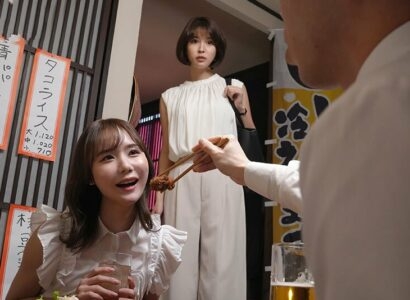 Hai cô bạn gái ghen tuông và anh chàng may mắn