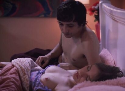 Nữa đêm anh trai lén vào su đầu dé nhỏ em kế thì bị phát hiện